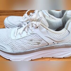 Skechers D'lux Walkers W7